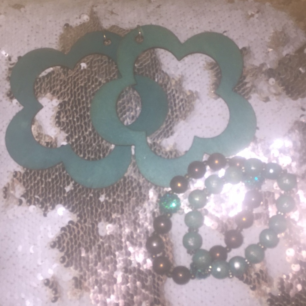 Teal flower shaped earrings and bracelets bundle